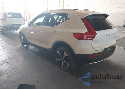 2020 Volvo Xc40 T5 Momentum z USA, uszkodzony, nr VIN YV4162UK4L2275919